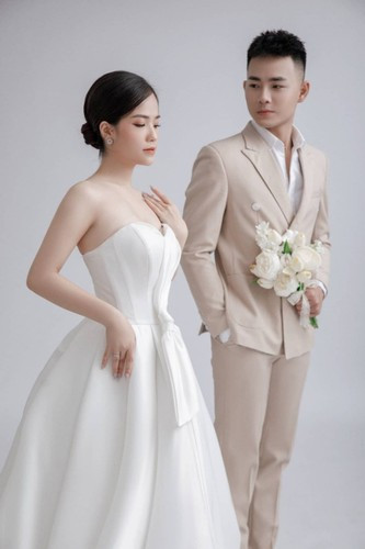 Trước đó, Huyền My nổi tiếng khi xuất hiện thông tin làm bạn gái của ngôi sao Quang Hải của ĐTQG Việt Nam. Tin đồn Quang Hải và Huyền My hẹn hò nổ ra sau khi nam cầu thủ chia tay mối tình 3 năm với Nhật Lê. Ảnh: FBNV