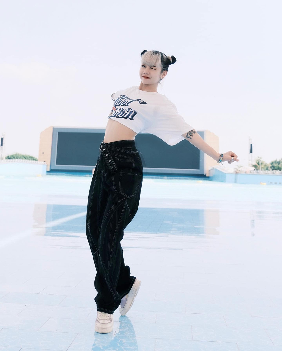 Trước khi nổi đình đám sau khi xuất hiện trên truyền hình, Bùi Thảo Ly đã là một hot girl, dancer có tiếng trên mạng xã hội.