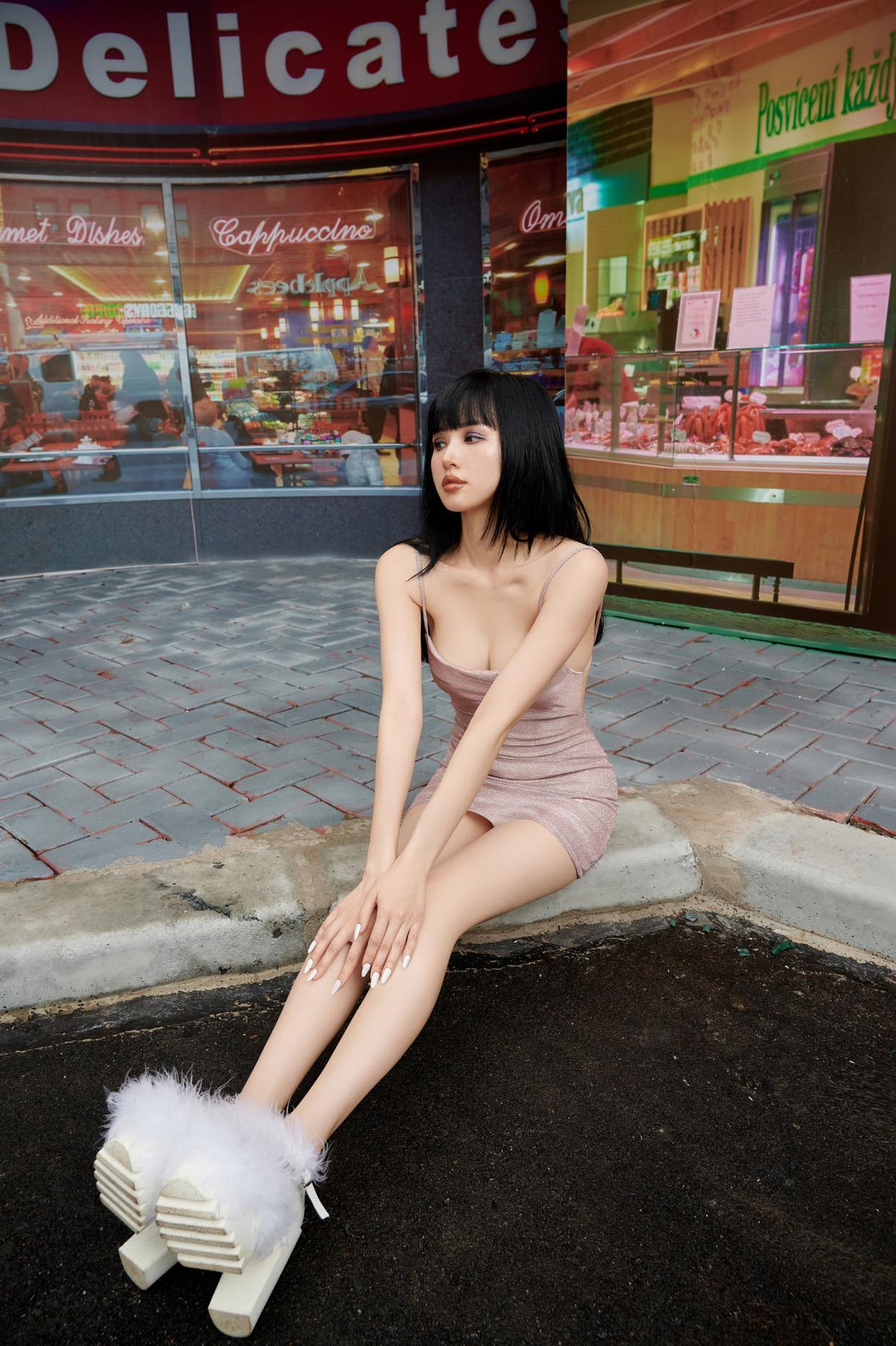 Tâm Tít được biết đến là một trong những hot girl đời đầu của Hà Thành. Khi sự nghiệp đang ở đỉnh cao, Tâm Tít bất ngờ tuyên bố lấy chồng.