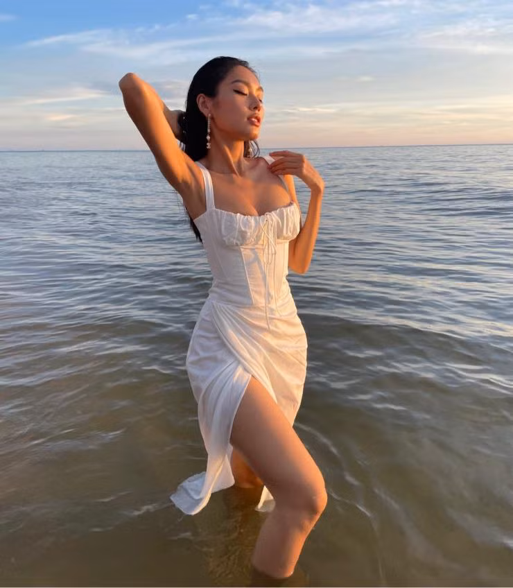 Thảo Nhi Lê lọt top 100 gương mặt đẹp nhất thế giới năm 2020 do một tạp chí bình chọn năm 2020.