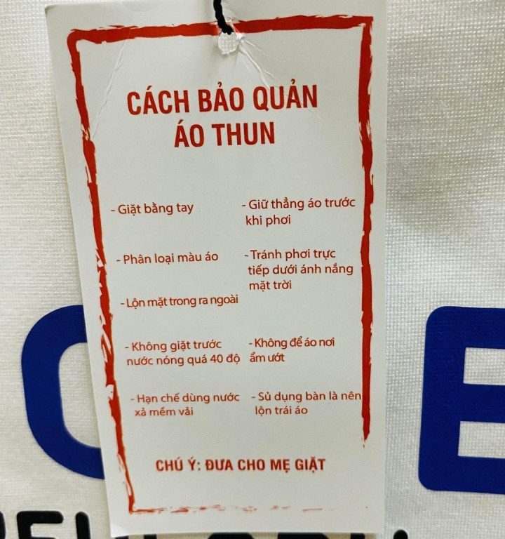 Bảng hướng dẫn cách bảo quản áo thun, tuy nhiên gây chú ý nhất lại là câu chốt cuối cùng.