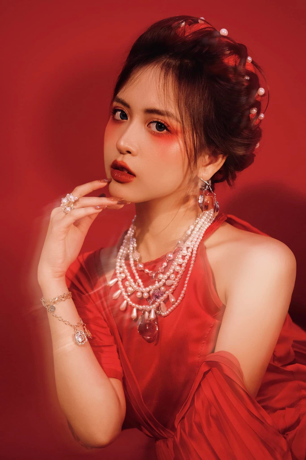 Kim Ngân cũng là một gái xinh có tiếng trên mạng xã hội.