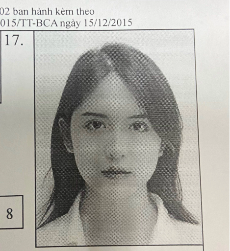 Có thể thấy, bức ảnh được đăng tải với chất lượng không cao nhưng vẫn đủ khiến trái tim nhiều chàng trai rung rinh, dù là ảnh thẻ vẫn không thể “dìm hàng” được nhan sắc của cô nàng.