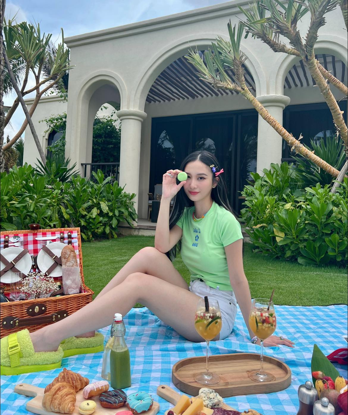 Hơn nữa, cũng có thể đưa cô nàng vào bảng xếp hạng của những mỹ nhân có body đỉnh nhất nhì Vbiz. Ảnh: FBNV