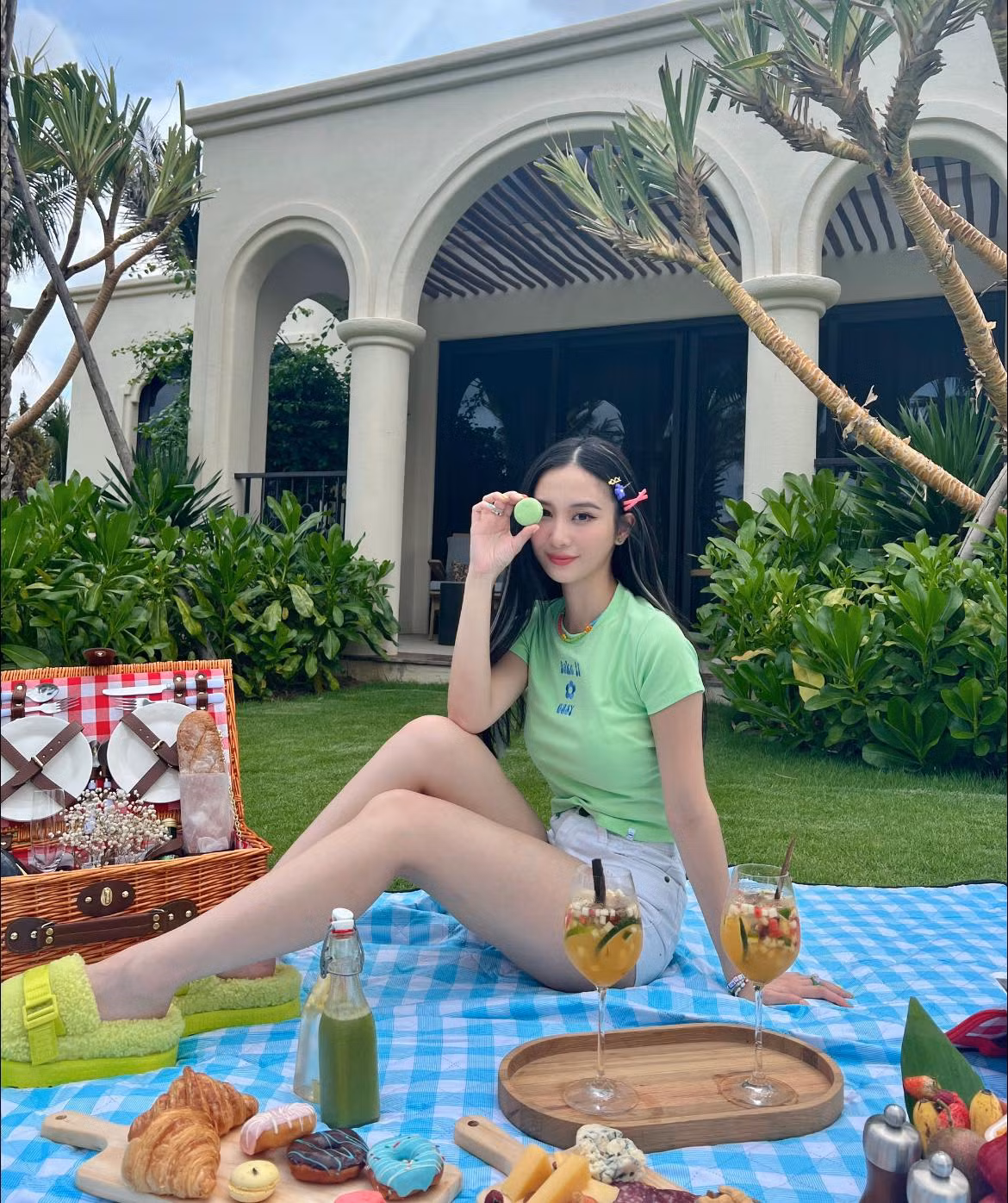 Hơn nữa, cũng có thể đưa cô nàng vào bảng xếp hạng của những mỹ nhân có body đỉnh nhất nhì Vbiz. Ảnh: FBNV