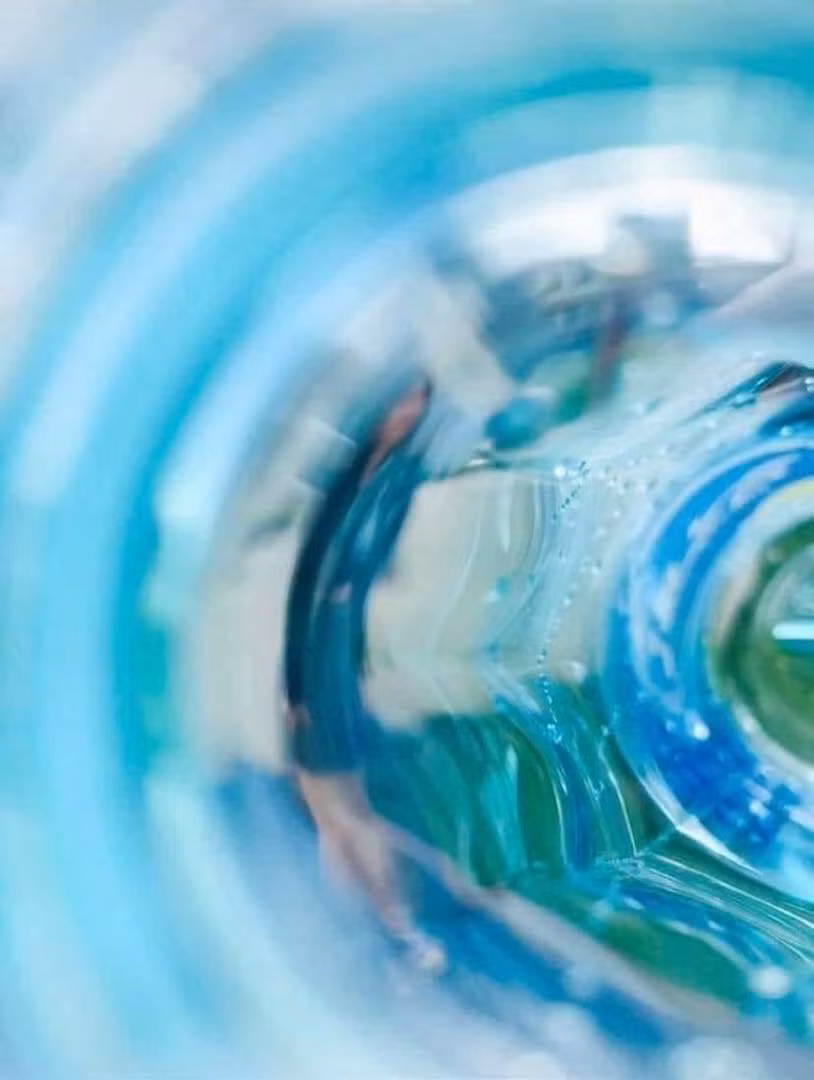 Bởi lúc nhận về thành quả, ai cũng khóc ròng vì mình không mất đầu cũng mất tay hay là những khoảnh khắc bị dìm hàng không thương tiếc.