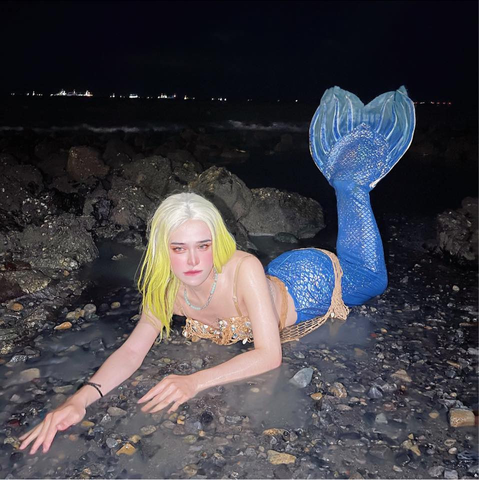 Dưới mỗi hình ảnh đa phần trong số bình luận là những sự chỉ trích, châm biếm đầy tiêu cực về những trò lố lăng của Trần Đức Bo. Ảnh: Tổng hợp