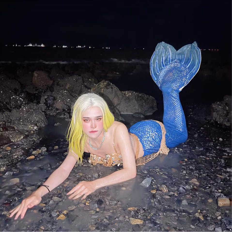 Dưới mỗi hình ảnh đa phần trong số bình luận là những sự chỉ trích, châm biếm đầy tiêu cực về những trò lố lăng của Trần Đức Bo. Ảnh: Tổng hợp