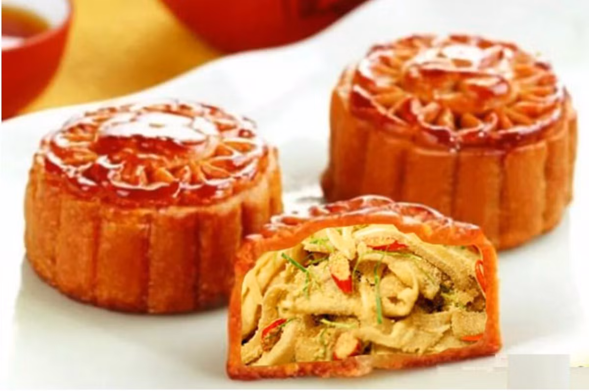 Rất may, những bức ảnh về bánh Trung thu nhân dị trên chỉ là kết quả của sự sáng tạo và quá trình photoshop mà thôi.