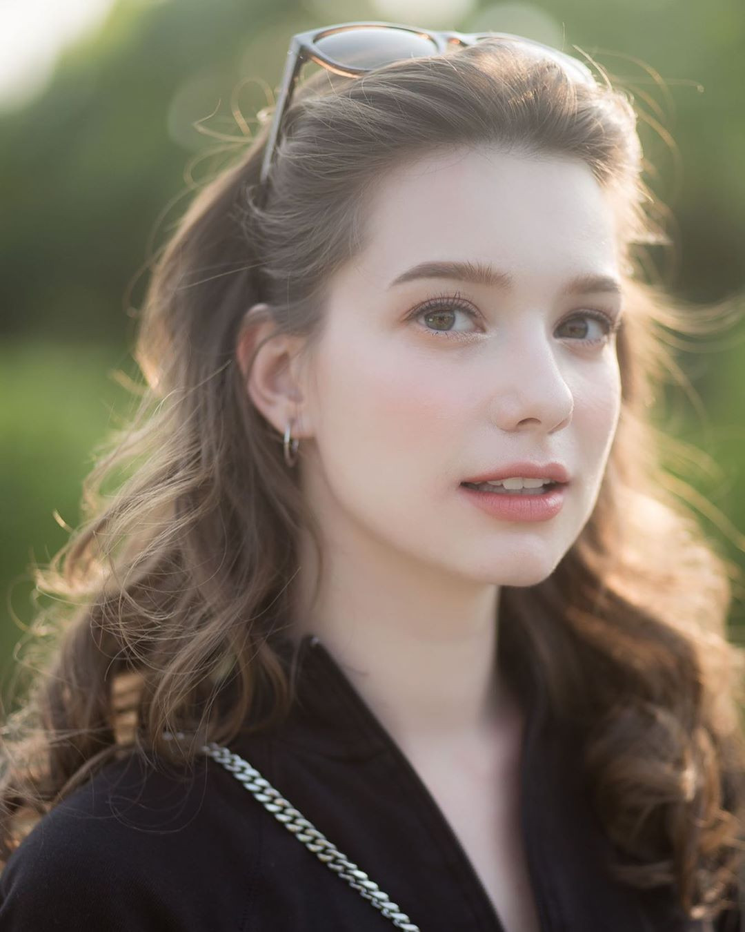 Những bức hình gợi cảm của cô được đánh giá là tinh tế, quyến rũ một cách có chừng mực.