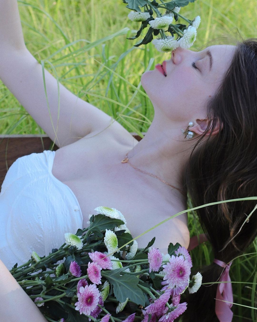 Nhiều trang tin Trung Quốc còn dành nhiều lời khen cho cô, khẳng định người đẹp là kiểu mẫu mà cả nam giới và nữ giới đều yêu thích.