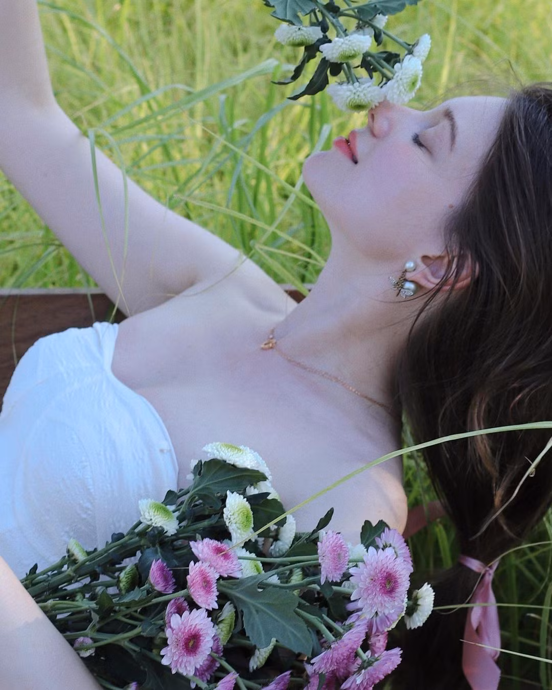 Nhiều trang tin Trung Quốc còn dành nhiều lời khen cho cô, khẳng định người đẹp là kiểu mẫu mà cả nam giới và nữ giới đều yêu thích.