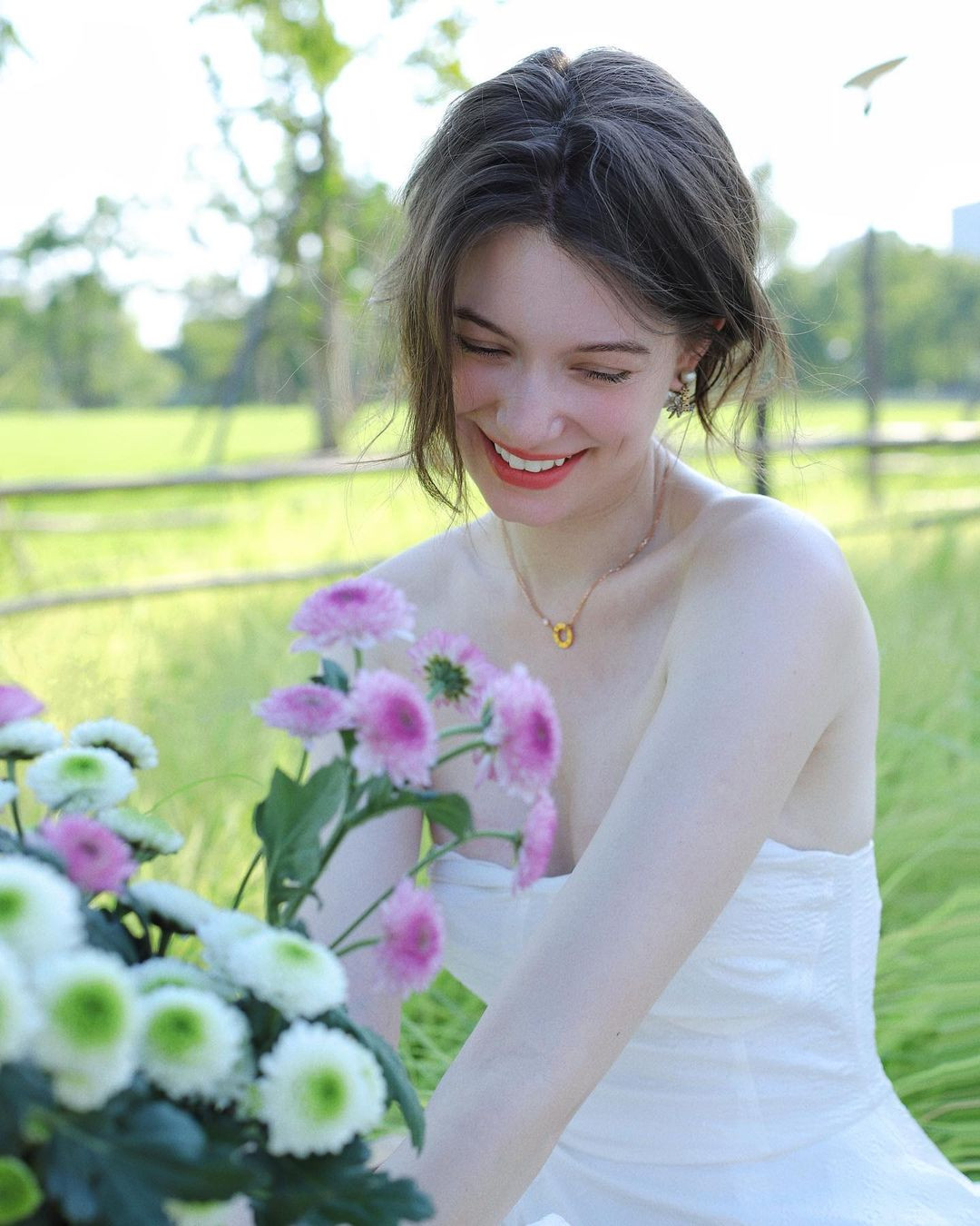 Vẻ đẹp lai 4 dòng máu là Nga, Mông Cổ, Belarus, Ba Lan cùng chiều cao 1m72 đã giúp Anastasia Cebulska nhanh chóng trở nên nổi bật khi đến các quốc gia châu Á.