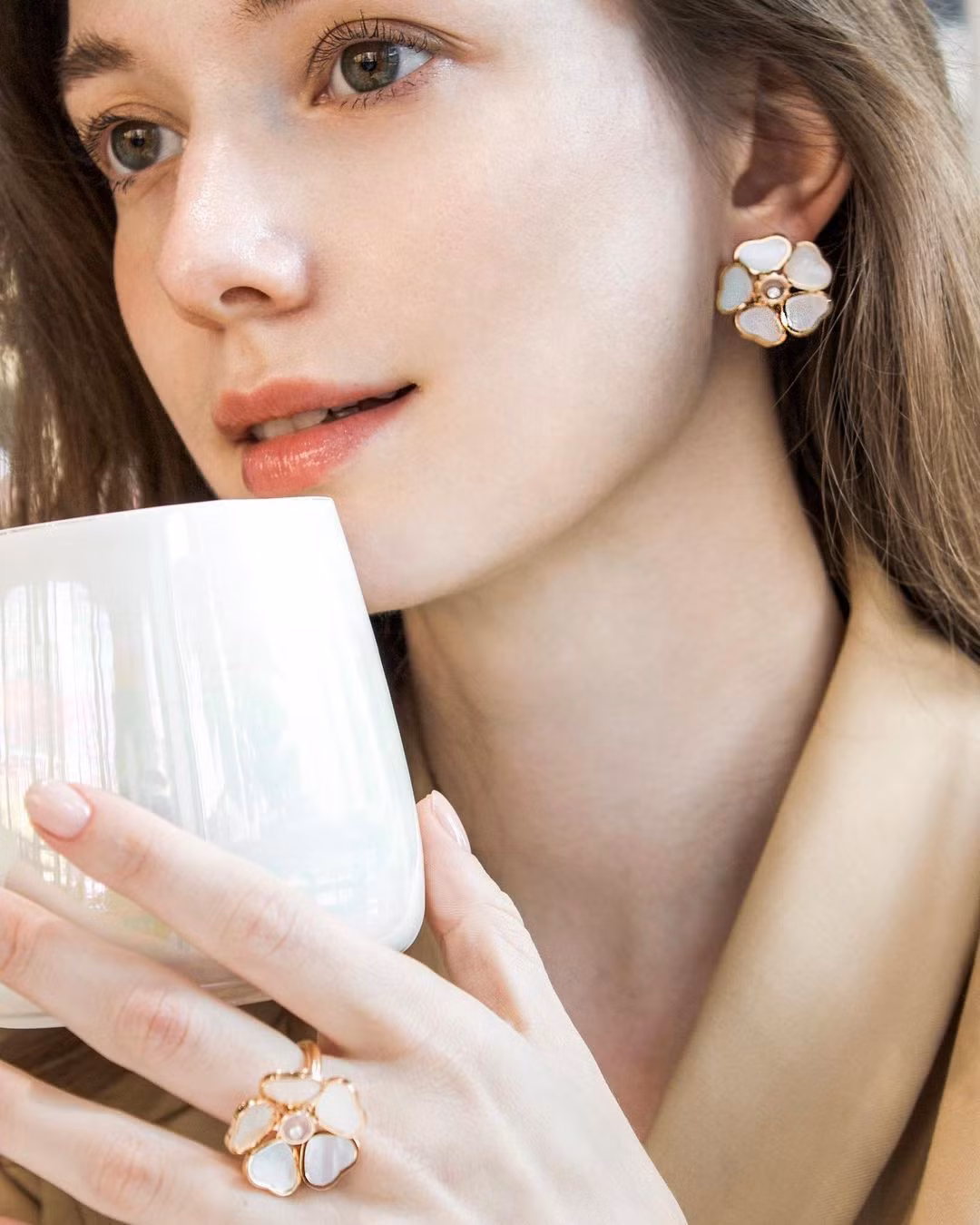 Nàng hot girl sinh năm 1995 được biết đến trước nhất ở Trung Quốc bởi cô từng có thời gian du học ở Chiết Giang. Sau đó, Anastasia Cebulska phát triển công việc người mẫu tự do.