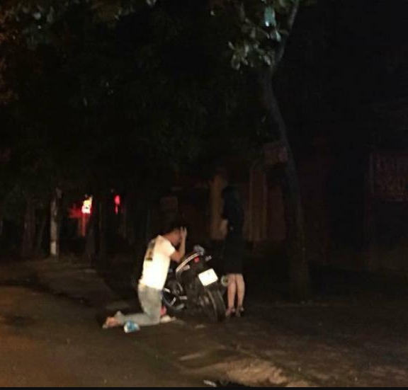 Với những người lụy tình, việc chia tay là điều không thể chấp nhận được, bởi vậy họ luôn tìm mọi cách để níu giữ người mình yêu. Ảnh: Tổng hợp