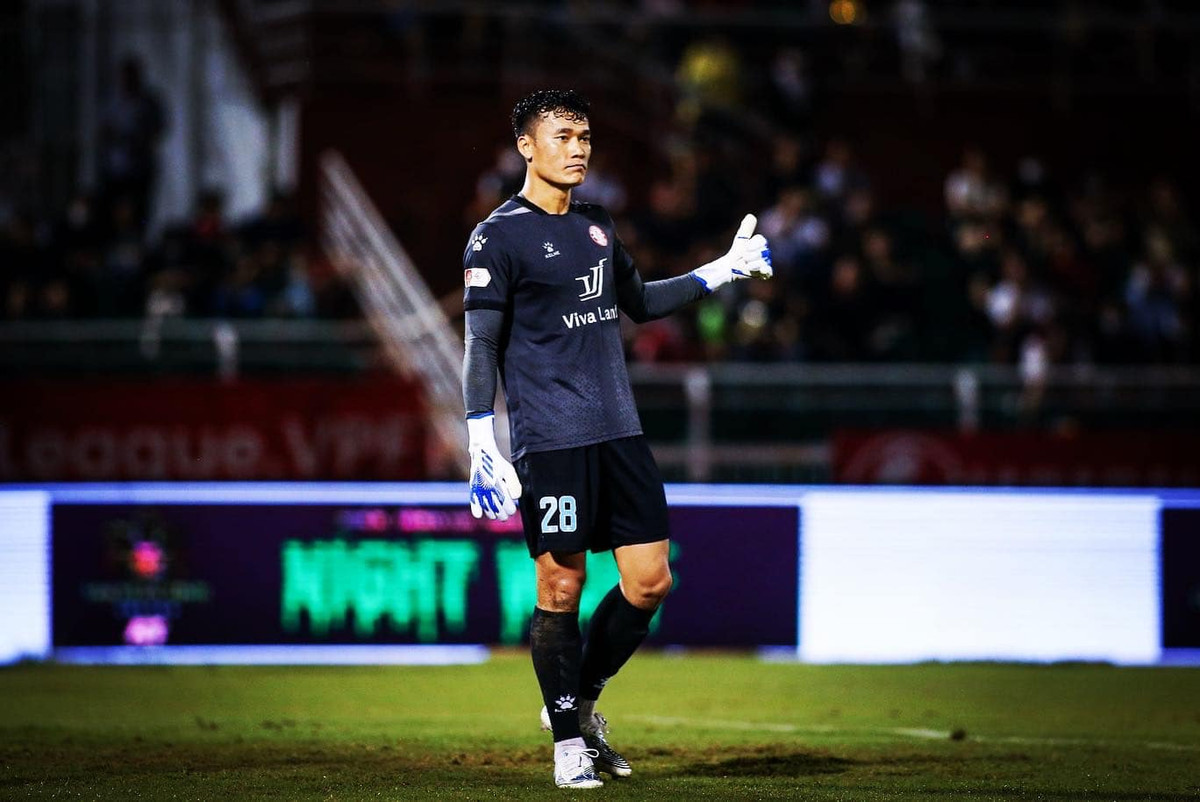  Bùi Tiến Dũng nổi lên cùng lứa Quang Hải, Đức Chinh hay Đoàn Văn Hậu khi họ chơi ấn tượng tại VCK U19 châu Á 2016.