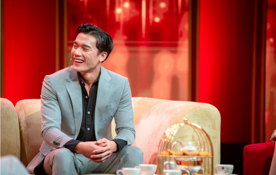 Để có được số tài sản đáng ao ước, ngoài làm người đại diện nhãn hàng, nhận show quảng cáo, thủ thành gốc Thanh Hóa còn sở hữu một thương hiệu thời trang riêng.