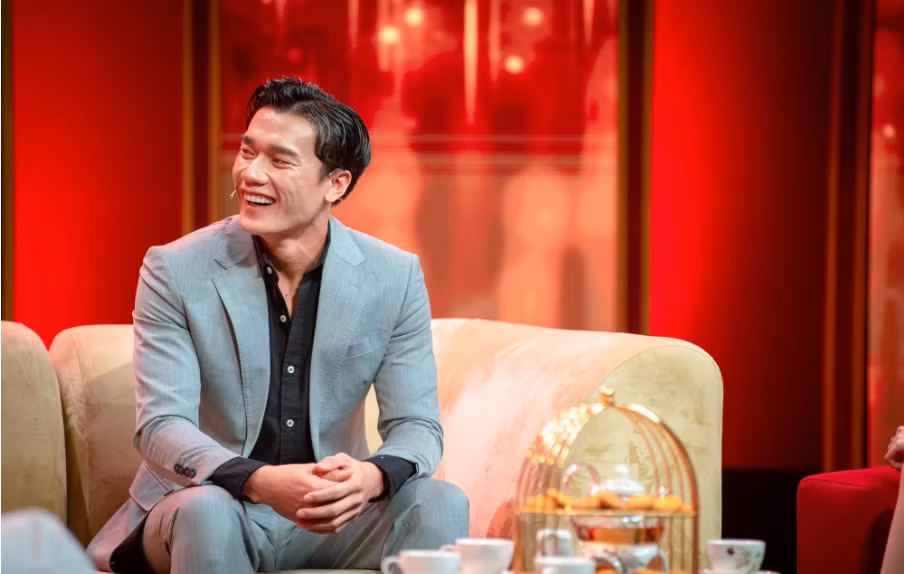 Để có được số tài sản đáng ao ước, ngoài làm người đại diện nhãn hàng, nhận show quảng cáo, thủ thành gốc Thanh Hóa còn sở hữu một thương hiệu thời trang riêng.