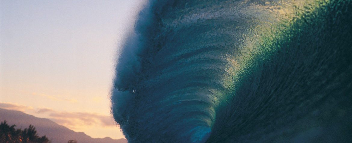 Trong đó, cơn sóng độc có tên Draupner, được ghi nhận ở ngoài khơi Na Uy năm 1995 có chiều cao lên đến 25,6m trong khi những cơn sóng xung quanh chỉ cao 12m.