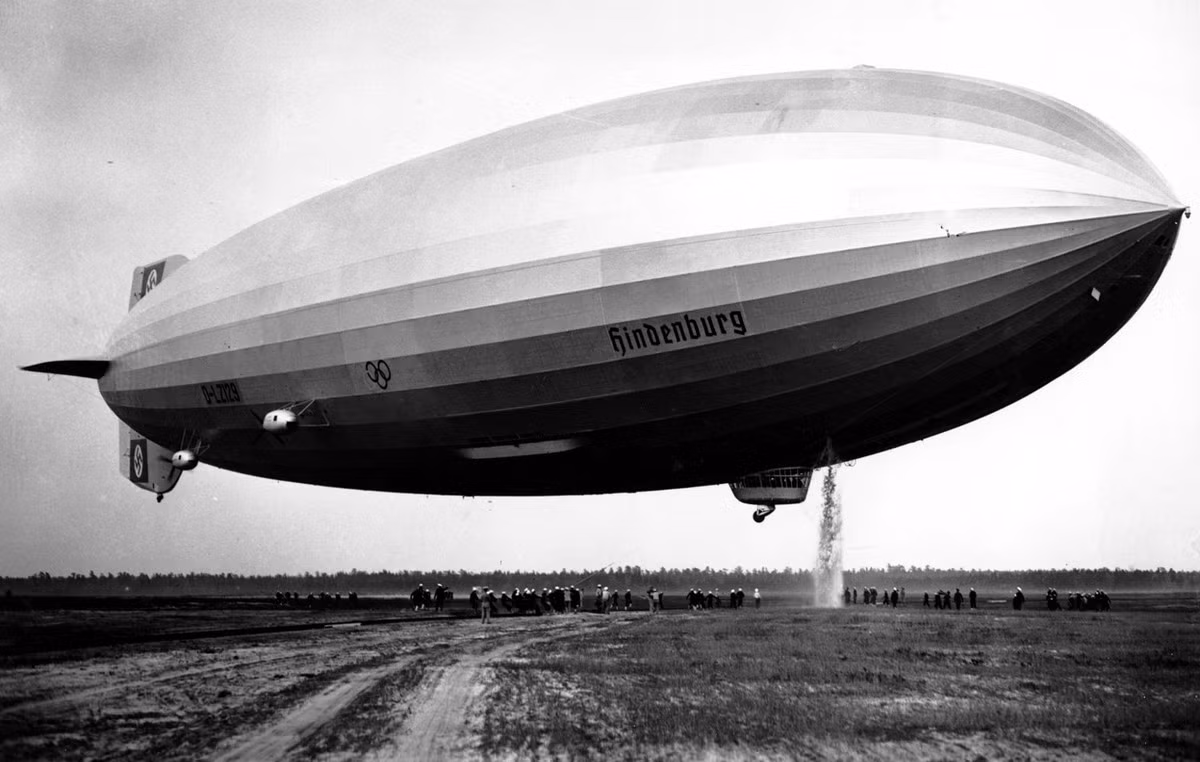Khinh khí cầu Z 129 Hindenburg được Đức chế tạo năm 1931. Nó được đặt theo tên Tổng thống Đức Marchal Paul von Hindenburg (1847 - 1934).