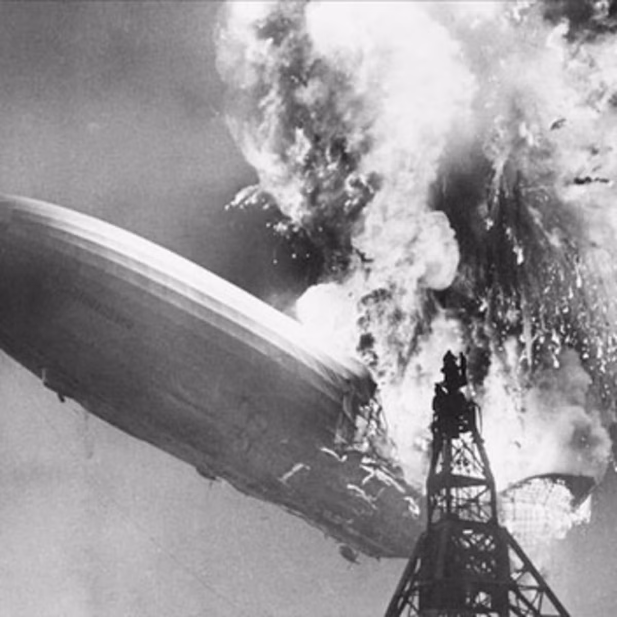 Trong suốt nhiều năm sau đó, giới chức trách và các chuyên gia tiến hành điều tra nhằm làm sáng tỏ nguyên nhân khiến 36 người thiệt mạng. Phải tới năm 2013, các nhà khoa học Mỹ công bố nguyên nhân gây ra thảm kịch kinh hoàng năm 1937 là hiện tượng phóng tĩnh điện. Khinh khí cầu của Đức đã bay vào một đám mây tích điện khiến vụ cháy nổ xảy ra.