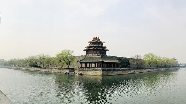 Đó là những con kênh nhỏ ở trong nội thành (có độ sâu khoảng 0,5 - 2m) và dẫn về phía con sông đào Kim Thủy chảy vắt từ phía Tây sang phía Đông thành.