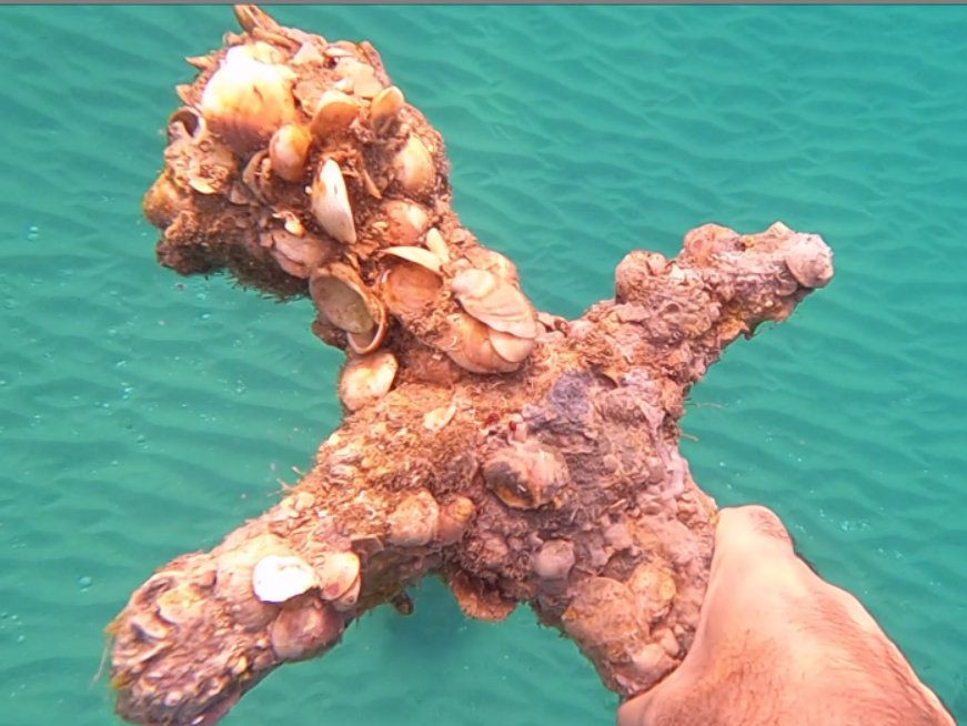 Các cuộc Thập tự chinh là một chuỗi các cuộc chiến giữa những người theo đạo Thiên chúa và người Hồi giáo bắt đầu từ năm 1096 và kéo dài hàng thế kỷ. Hai bên tham chiến đều cố gắng giành được quyền kiểm soát các thánh địa ở Trung Đông.