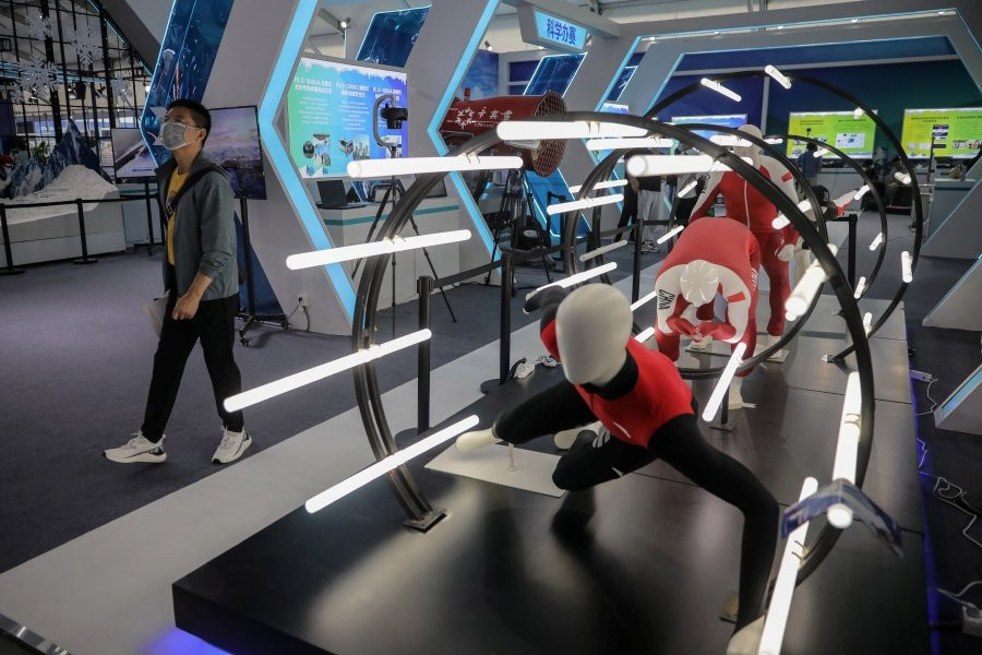 Trung Quốc cũng gây chú ý khi tuyên bố sử dụng 100% năng lượng mặt trời và năng lượng sạch trong suốt thời gian Olympic Bắc Kinh 2022.