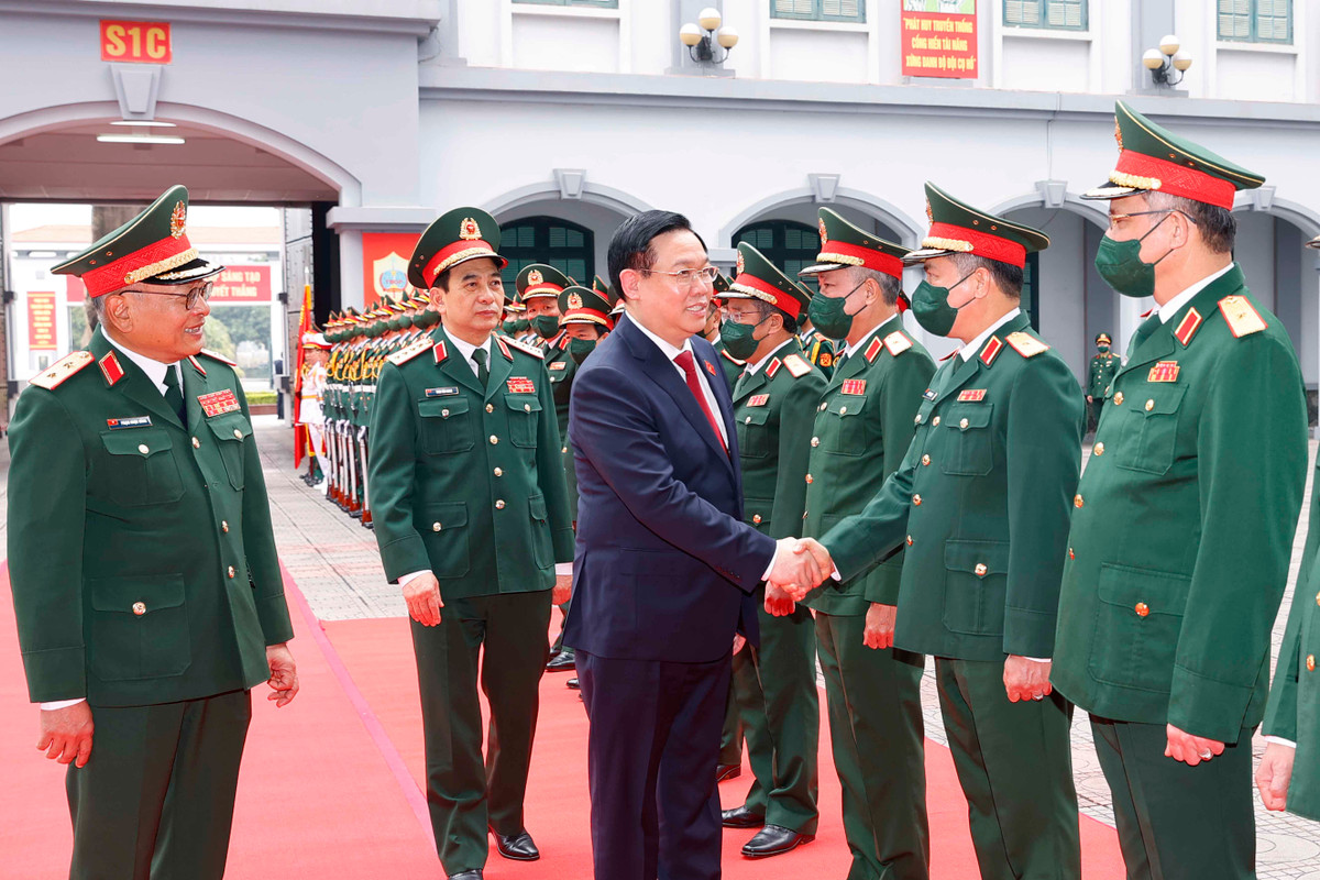 Chu tich Quoc hoi Vuong Dinh Hue tham va lam viec tai Tong cuc II-Hinh-2