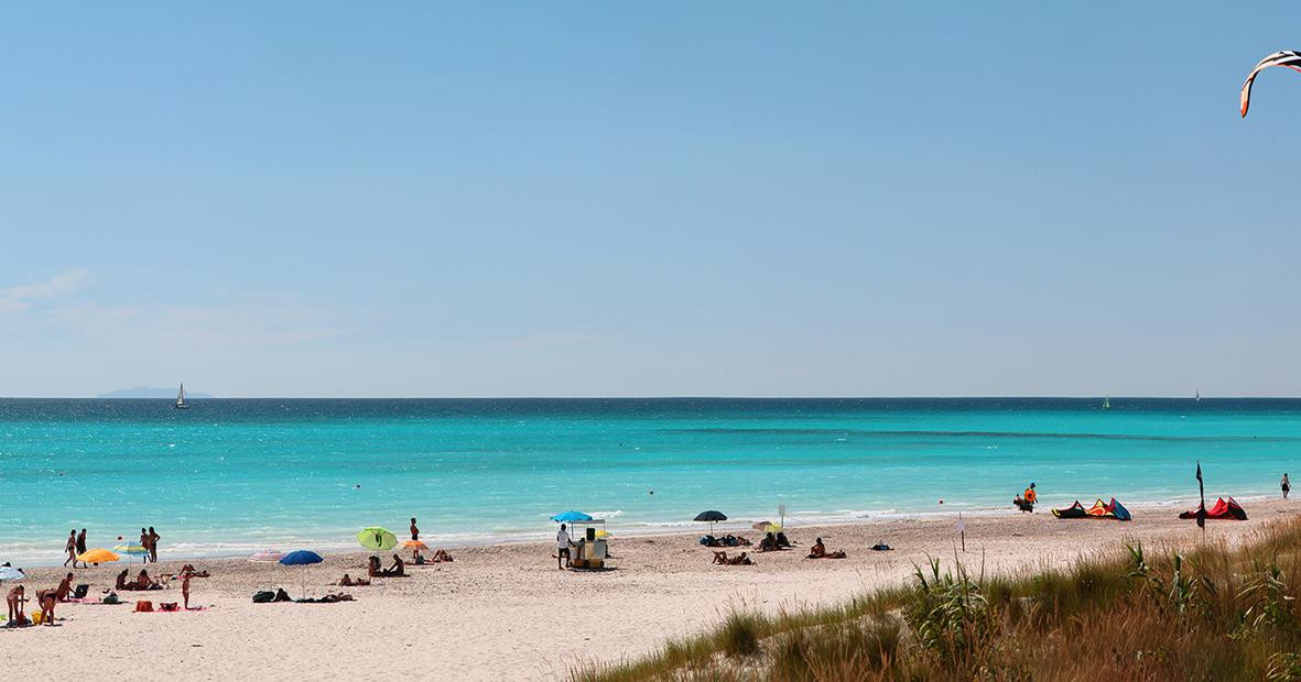 Sau một thời gian dài, một bãi biển tuyệt đẹp xuất hiện. Thế nhưng, không ai biết lẫn trong cát ở bờ biển là những hoá chất độc hại như thủy ngân, asen, cadimi, crom, chì, ammonia...