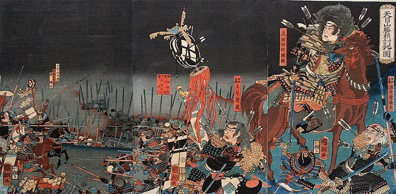 Nhà khảo cổ Iwata Akihiro cho hay những viên đá dẹt và quả cầu đất sét trên có thể được người xưa sử dụng làm vũ khí khiến binh lính và ngựa bị thương trong lúc giao chiến.