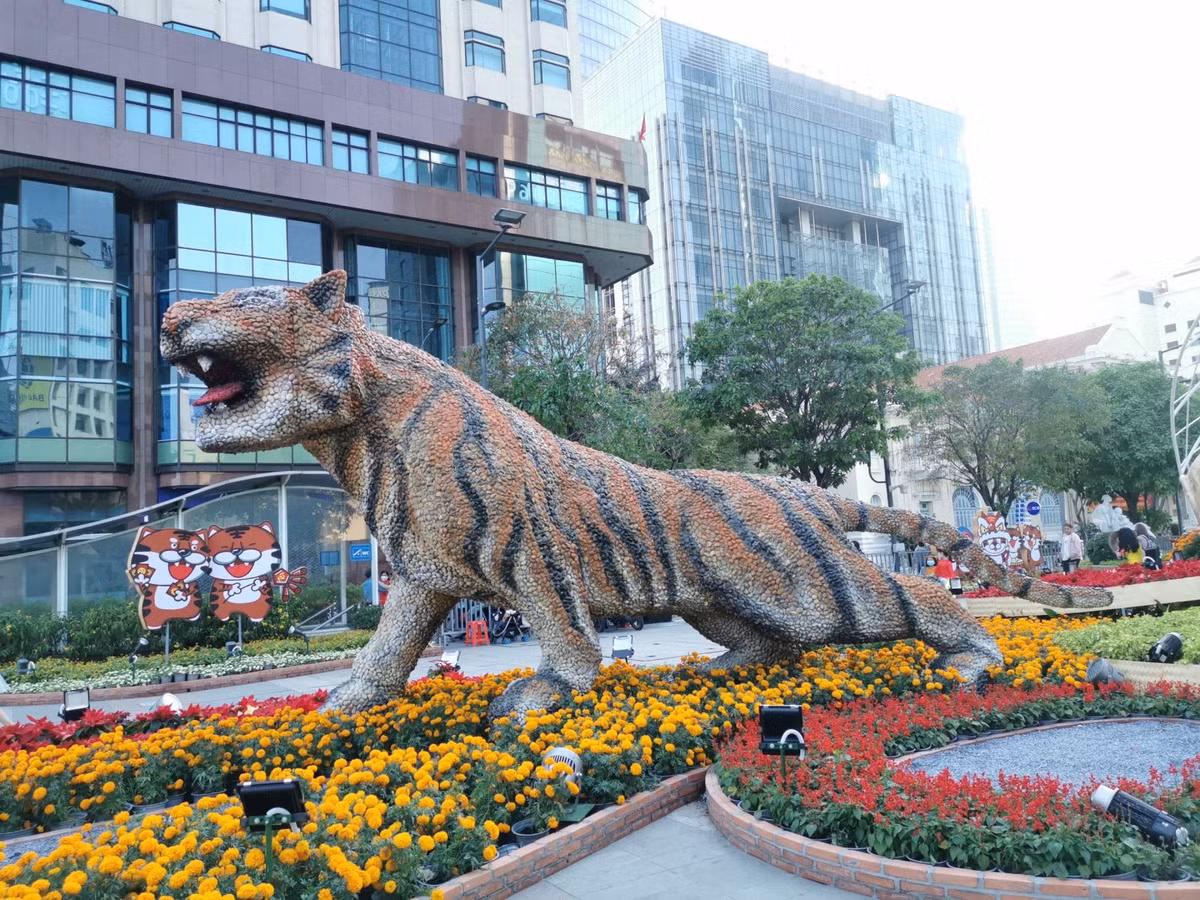 Duong hoa Nguyen Hue keo dai them hai ngay de phuc vu nguoi dan