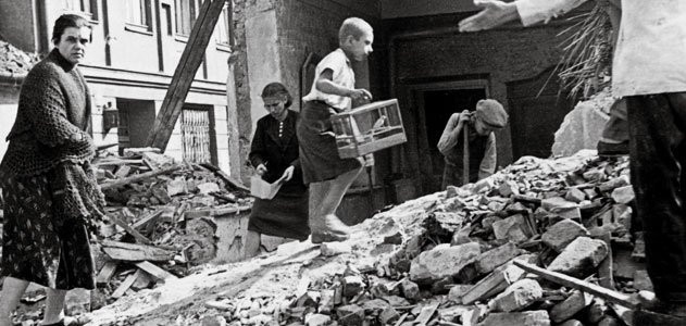 Tương tự như nghệ sĩ Szpilman, một người Do Thái khác có tên Leon Wurm cho biết ông Adalbert đã tuyển dụng mình vào làm việc nhờ làm giả giấy tờ sau khi ông trốn khỏi trại tập trung Treblinka của Đức.