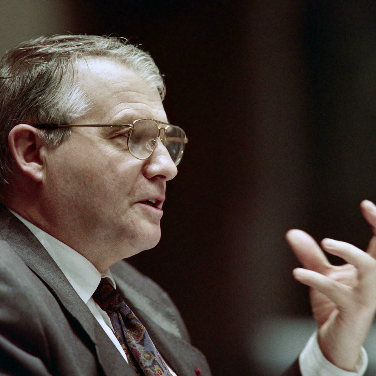 Nghiên cứu của ông về interferon - một trong những biện pháp bảo vệ cơ thể chống lại virus đã góp phần mở ra con đường điều trị những bệnh do virus gây ra.