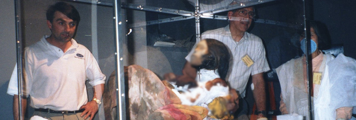 Không khí loãng và thời tiết lạnh giá trên đỉnh núi Ampato được các chuyên gia nhận định chính là nguyên nhân giúp xác ướp Juanita nguyên vẹn theo thời gian.