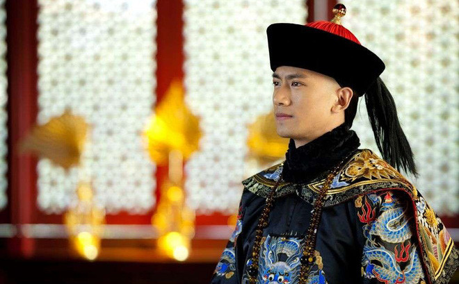 Theo các nhà nghiên cứu lịch sử, các quan đại thần chỉ được mặc Hoàng Mã Quái khi làm nhiệm vụ hoặc tham dự các sự kiện quan trọng trong triều. Họ không được tùy ý mặc trang phục này đi khắp nơi để khoe khoang.