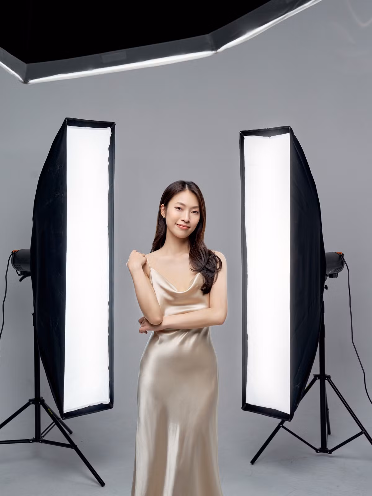 Và gần 1 năm qua, cô nàng đã thể hiện năng lực của mình rất tốt khi đảm nhận vị trí MC Đường Lên Đỉnh Olympia, được khán giả dành tặng cho nhiều lời khen ngợi.