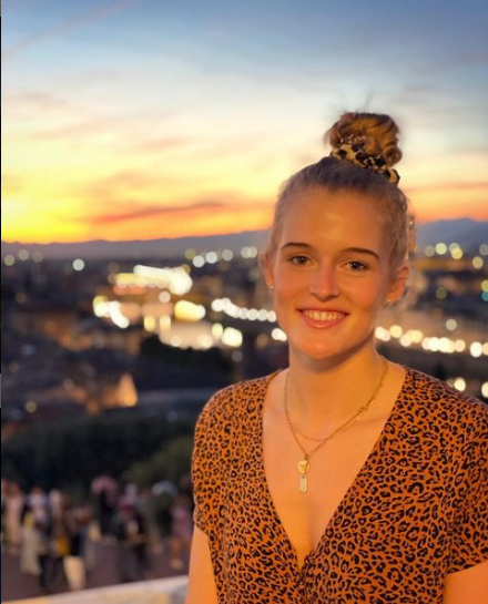 Được biết để có được vóc dáng chuẩn mực như vậy, ngoài thời gian tập luyện bóng chuyền, Orthmann còn rất chăm chỉ tập Gym.