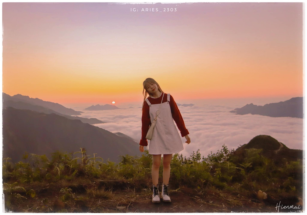 Địa điểm săn mây này được nhiều người đến, đặc biệt đỉnh của một dãy núi nhỏ - người ta nói rằng đây chính là đỉnh núi thấp nhất trong top 10 đỉnh núi cao nhất Việt Nam. Ảnh: Hiền Mai