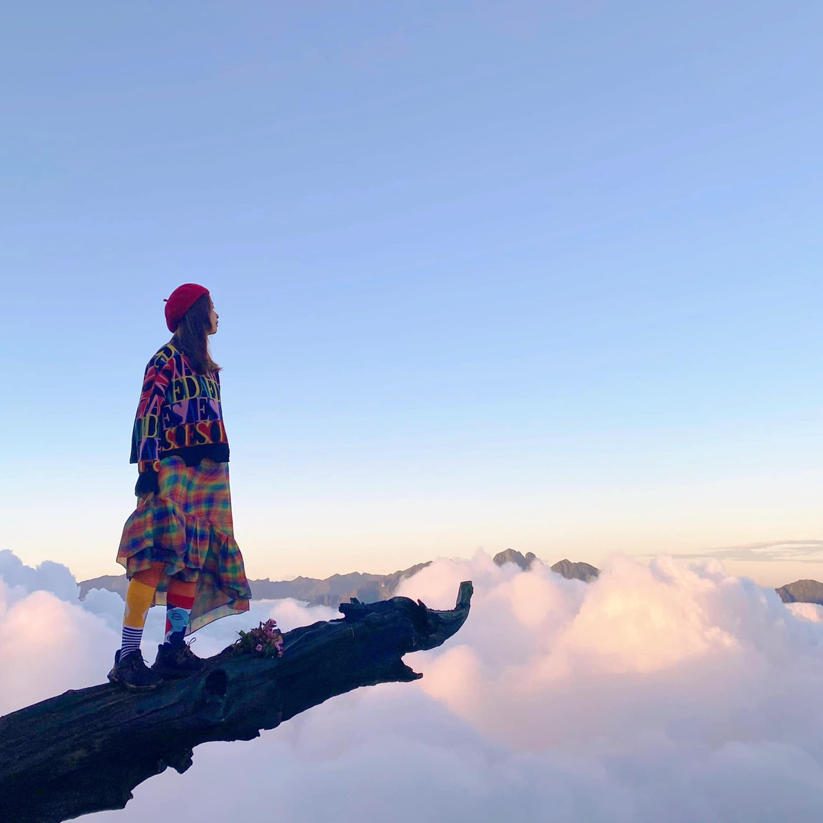 Với những bạn đam mê trekking thì không thể bỏ qua Núi Lảo Thẩn - Lào Cai. Ảnh: Hoàng Thuỳ Dương