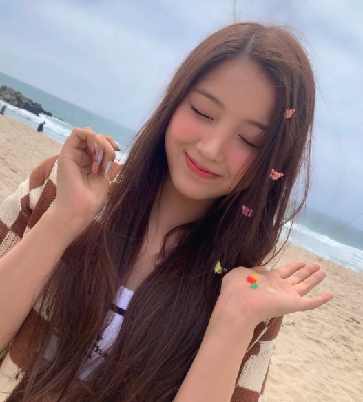 Ngoài Crystal Yu, hot girl có tên Jiwoo cũng nổi tiếng không kém dù không sở hữu thân hình "mình hạc sương mai".