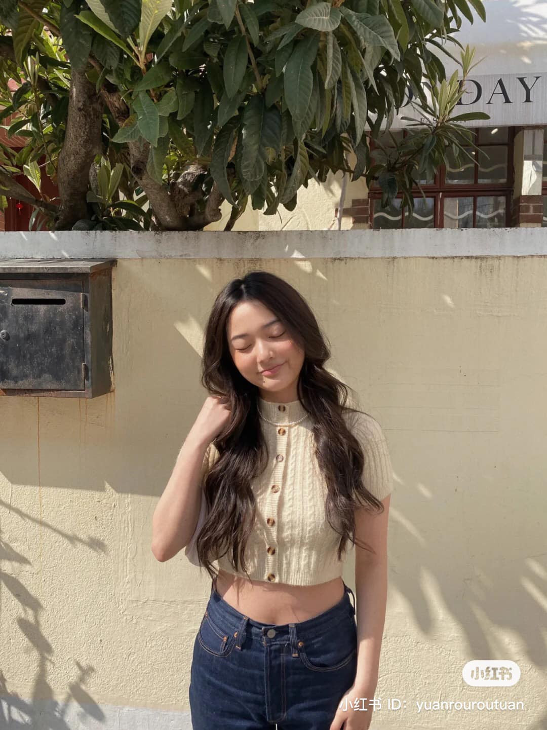 Sở hữu vóc dáng tròn đầy dễ thương, người dùng mạng xã hội không ngại dành tặng gái xinh này những lời khen.