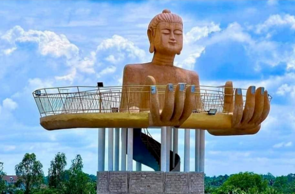 Với cây cầu ở Trà Vinh, kiến trúc sư đã lấy cảm hứng hình ảnh bàn tay nâng đỡ cây cầu khá đơn giản. Ảnh: Ken Ơi/Thánh Riviu