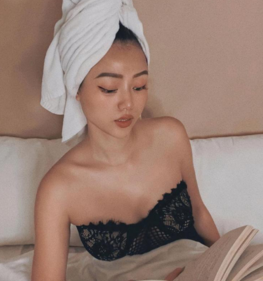 Để có được vóc dáng đẹp người đẹp này đã chăm chỉ tập thể thao, duy trì thói quen vận động đều đặn.