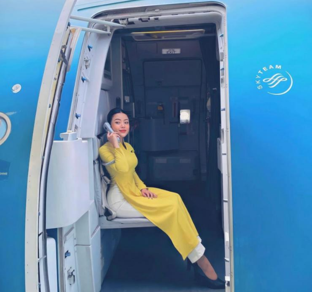 Phương Ly có ngoại hình ấn tượng với gương mặt xinh đẹp, thân hình cân đối.