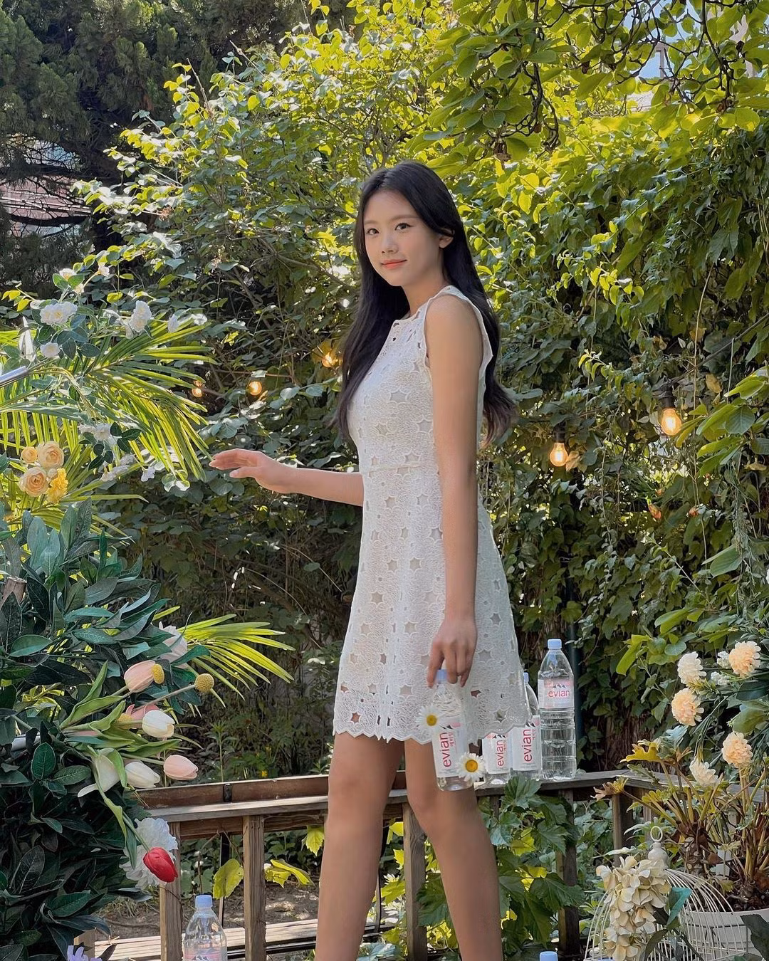 Được biết hot girl Lee Jaesi hiện tại cao 1m71. Không lấy làm ngạc nhiên vì điều này khi bố mẹ của cô đều có chiều cao nổi bật.