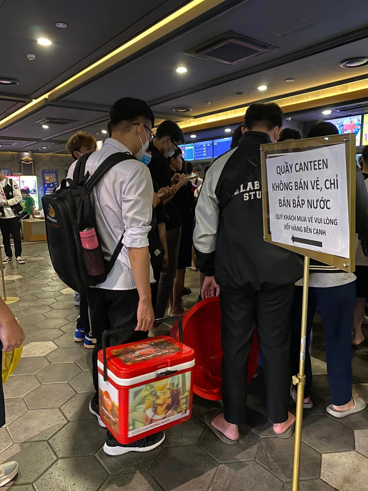 Sau khi những hình ảnh này được chia sẻ lên MXH, cư dân mạng tỏ ra thích thú và mong muốn được đến đây đã ôm hết bỏng ngô về thưởng thức.