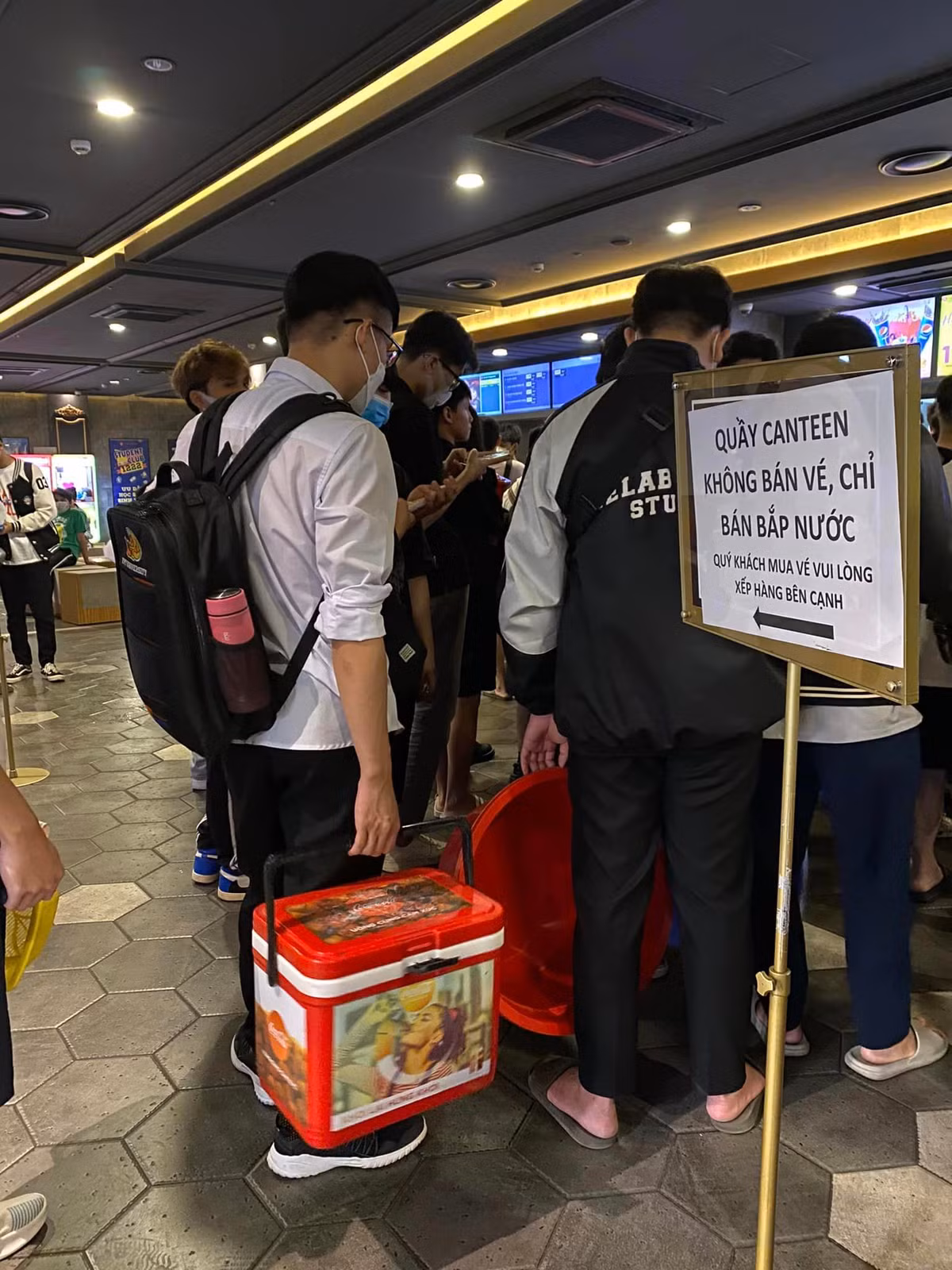 Sau khi những hình ảnh này được chia sẻ lên MXH, cư dân mạng tỏ ra thích thú và mong muốn được đến đây đã ôm hết bỏng ngô về thưởng thức.