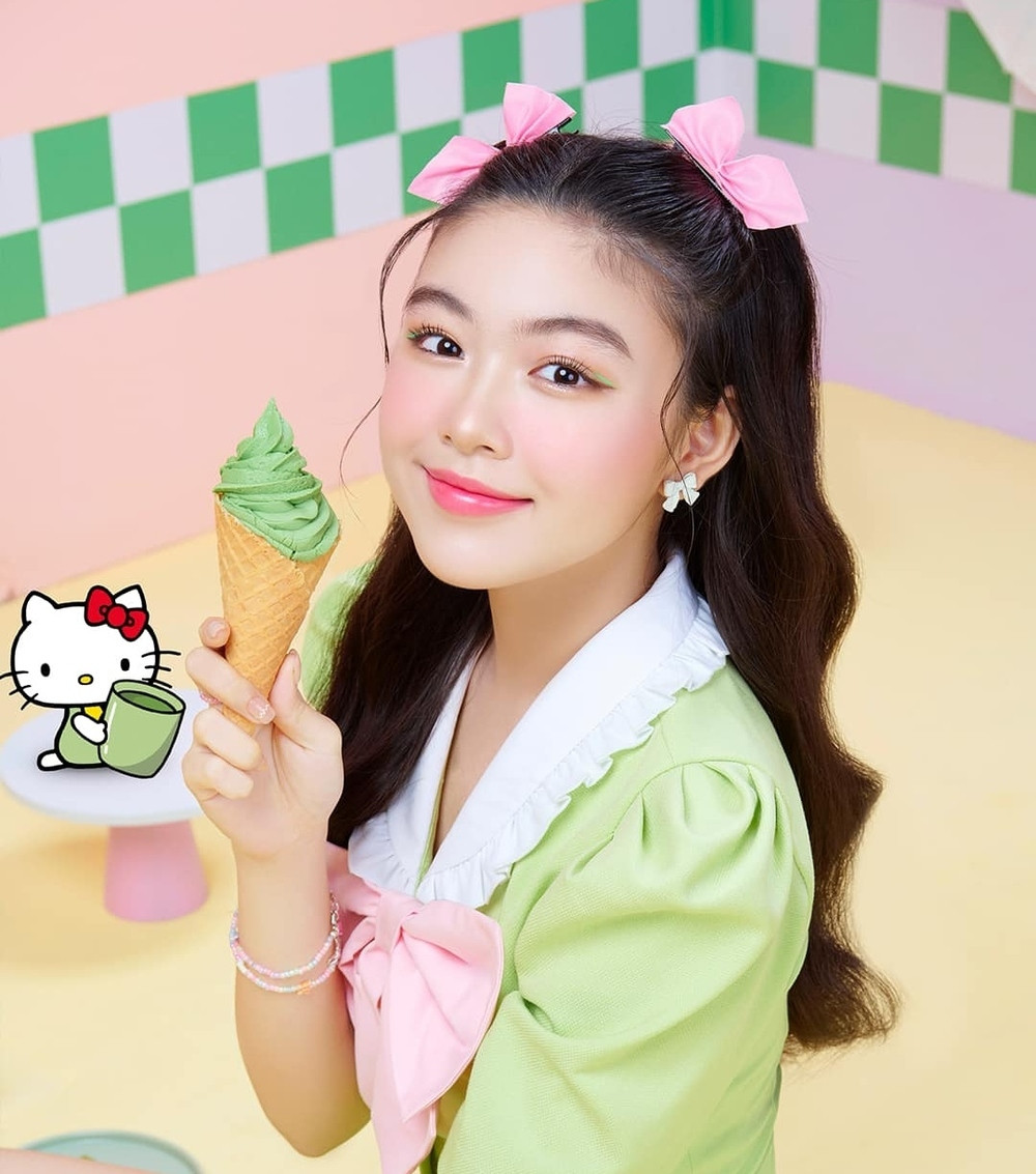 Mới đây, chị cả Lọ Lem cũng gây bất ngờ không kém khi khoe bộ ảnh chụp quảng cáo xịn sò.