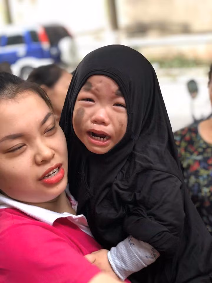 Hình ảnh các bé được phụ huynh hóa trang Halloween có 1-0-2 khiến cư dân mạng chỉ biết ôm bụng cười.